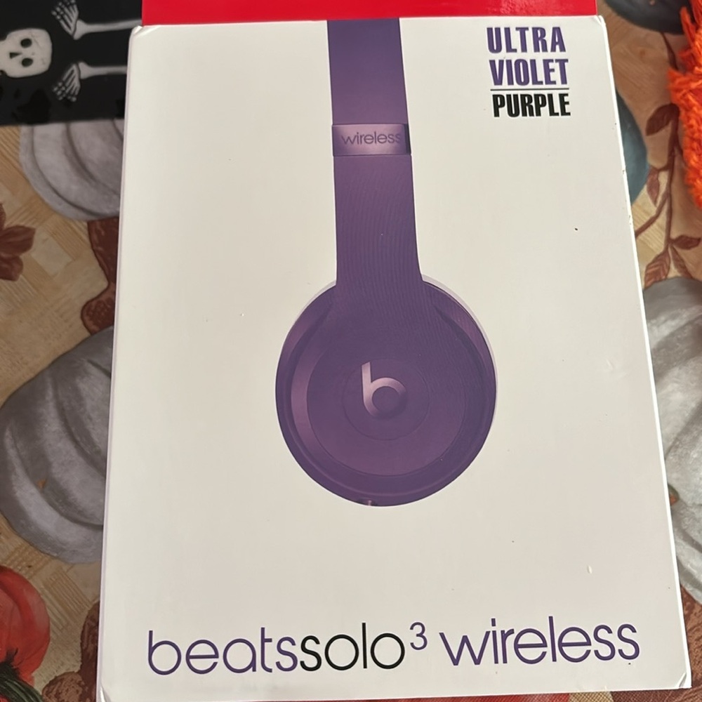 Purple wireless beats 3